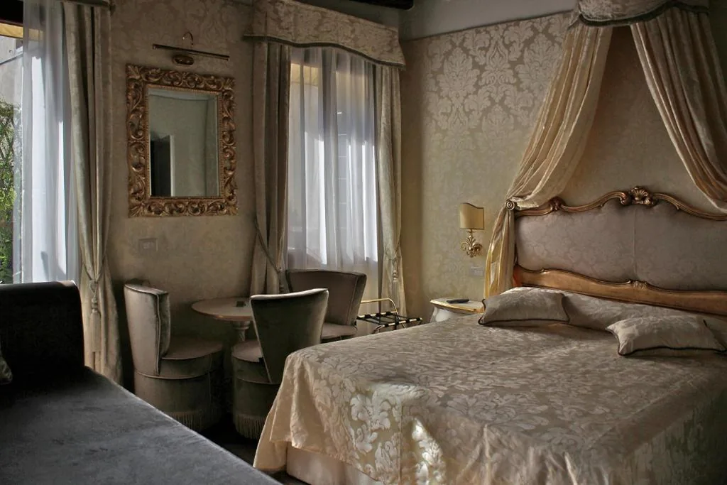 Comfort Triple Room with Shower — B&B Patatina