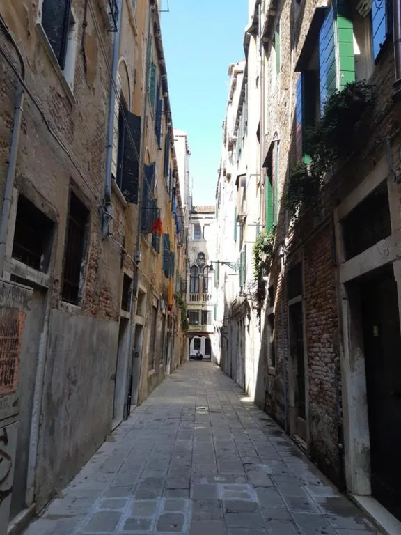 Camera Tripla Comfort — Fiabe Venice Rooms