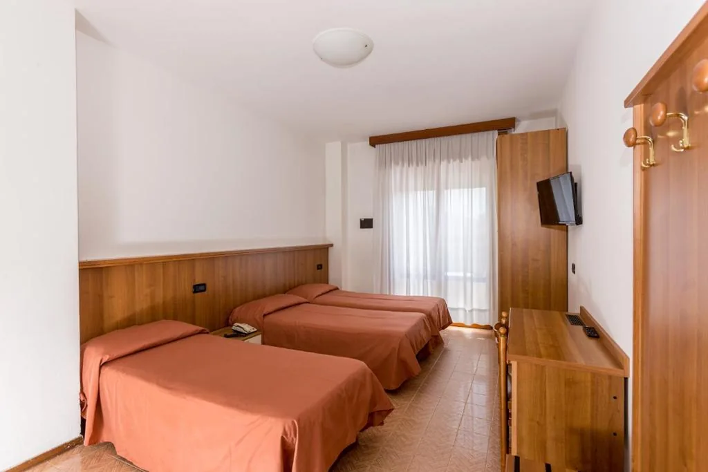 Camera Tripla Comfort — Hotel Alla Rotonda