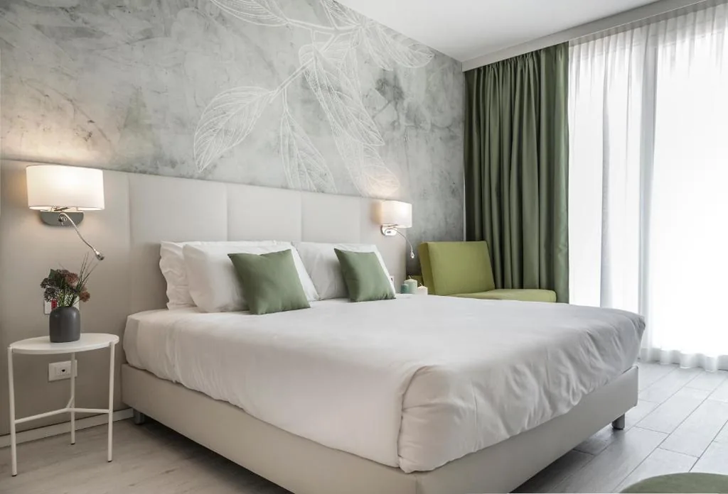 Camera Tripla Comfort — Hotel Amburgo