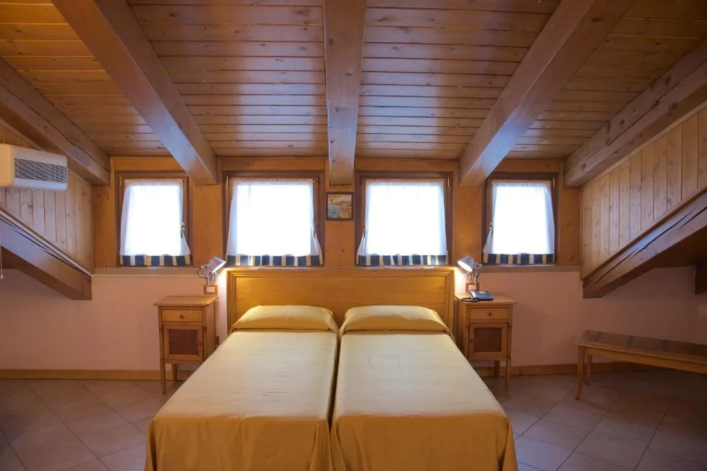 Comfort Triple Room — Hotel Casanova