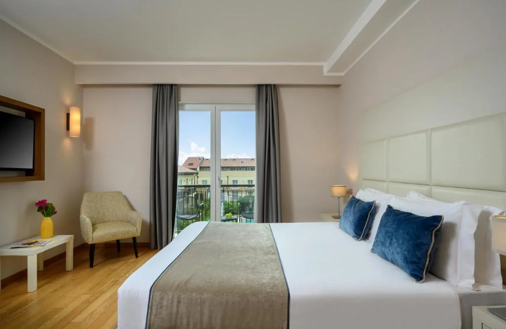 Camera Tripla Comfort — Leonardo Hotel Lago di Garda – Wellness and Spa