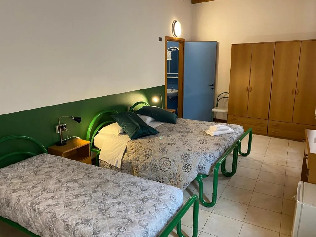 Camera Tripla con Bagno — Casa Santa Caterina e Sant Antonio