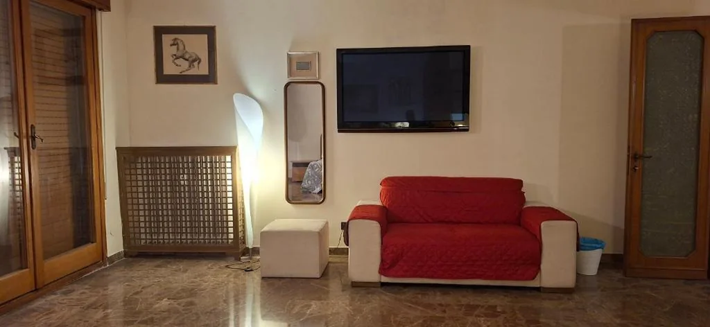 Camera Tripla con Bagno in Comune — Baroka Suits Venice