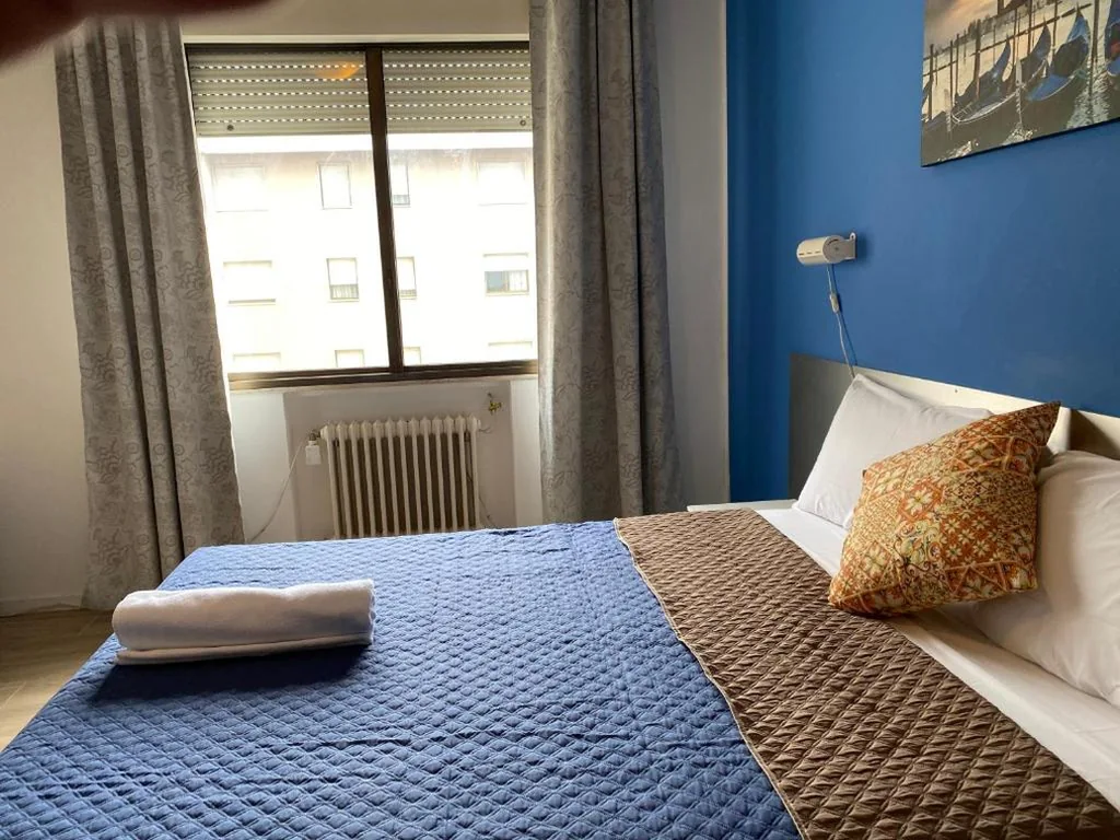 Camera Tripla con Bagno in Comune — Venice Stay
