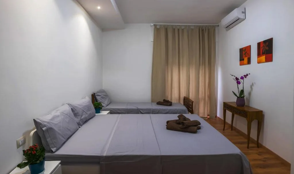 Triple Room with Private Bathroom — CASAMINA