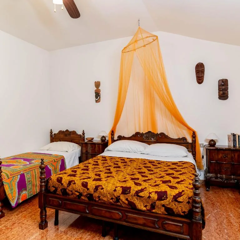 Triple Room with External Private Bathroom — A Casa di Tom
