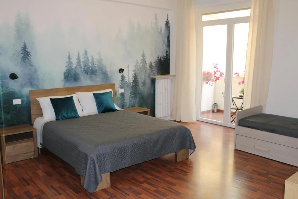 Camera Tripla con Bagno Privato Esterno — Alexander House Verona