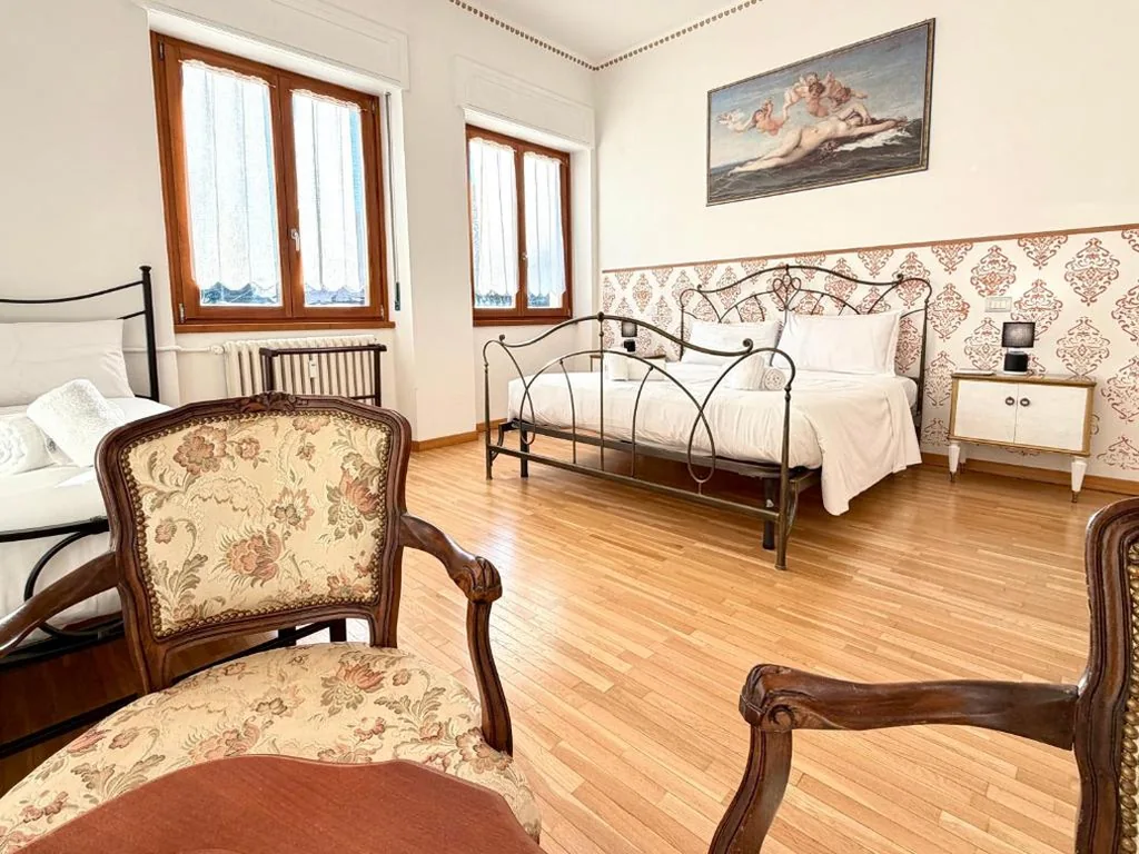 Camera Tripla con Bagno Privato Esterno — Negrar Cuore Rooms