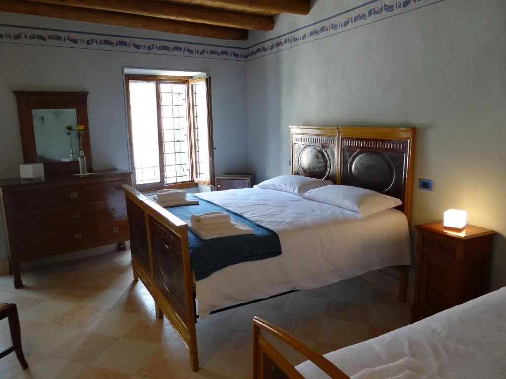 Camera Tripla con Bagno Privato — Le Camere Della Bice