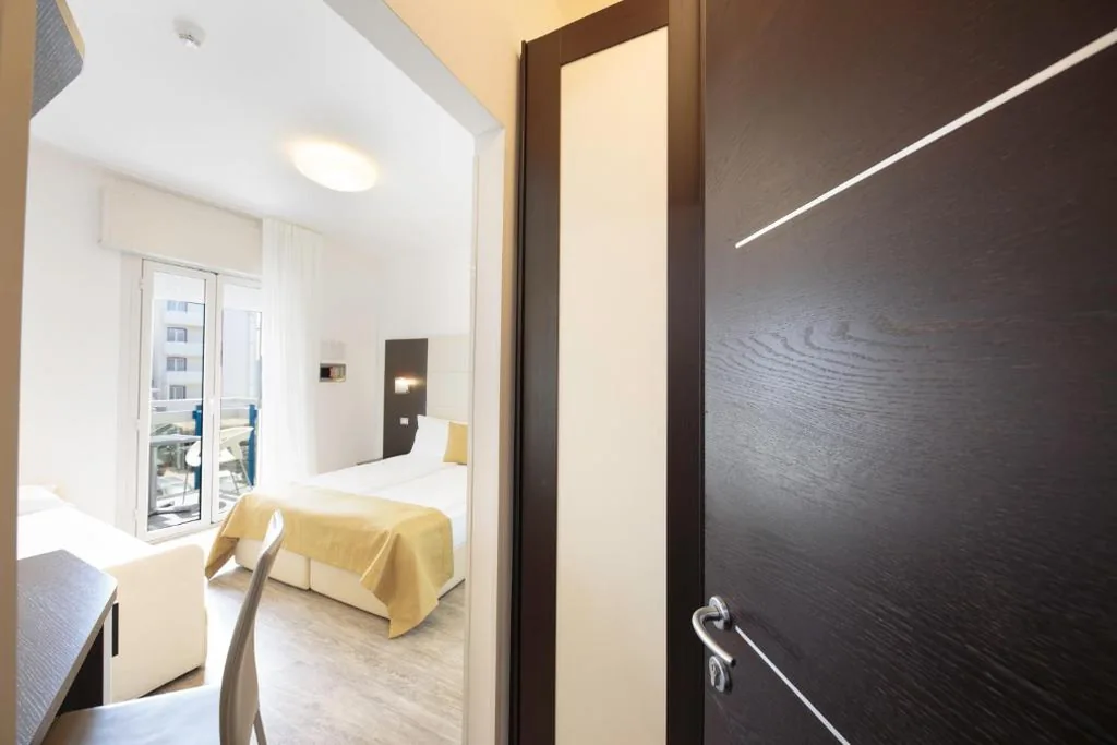 Triple Room with Balcony — Hotel Bristol