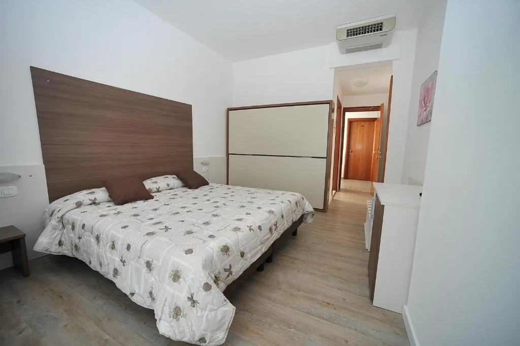 Triple Room with Balcony — Hotel Germania