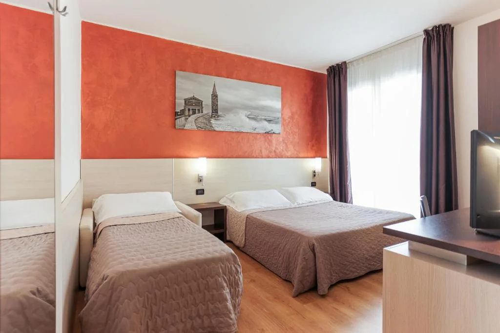Triple Room with Balcony — Hotel Levante