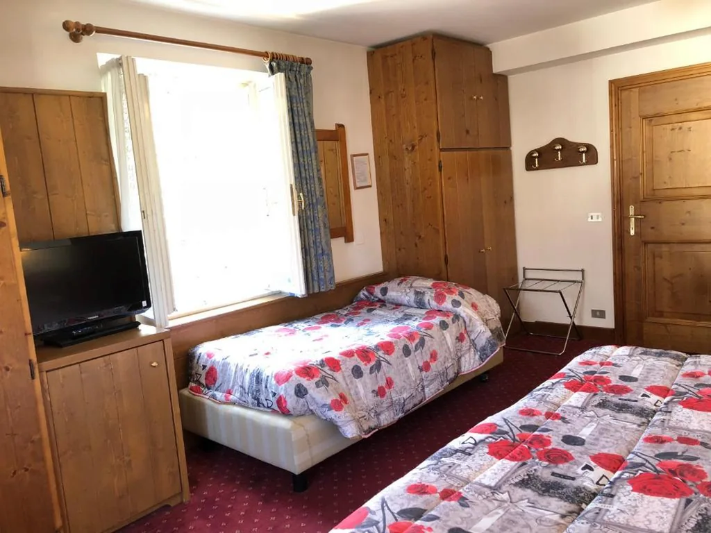 Triple Room with Balcony — Hotel Majoni