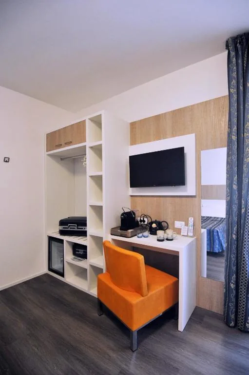 Triple Room with Balcony — Hotel Marzia Holiday Queen