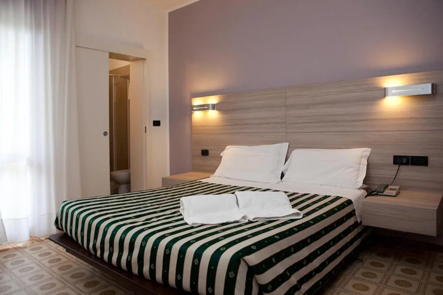 Camera Tripla con Balcone — Hotel Santa Lucia