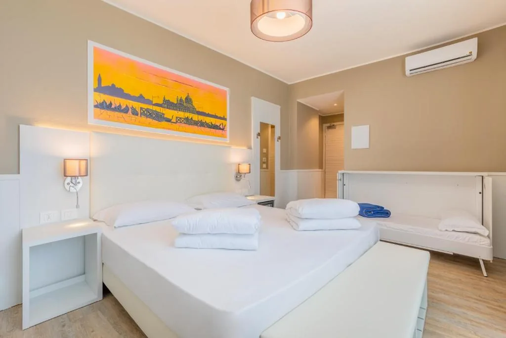 Triple Room with Balcony — Marina Palace Hotel 4 stelle S