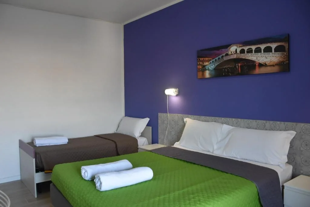 Camera Tripla con Balcone — Venice Stay