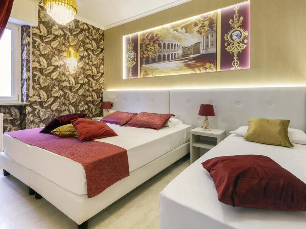 Camera Tripla con Doccia — Old Town Verona Relais