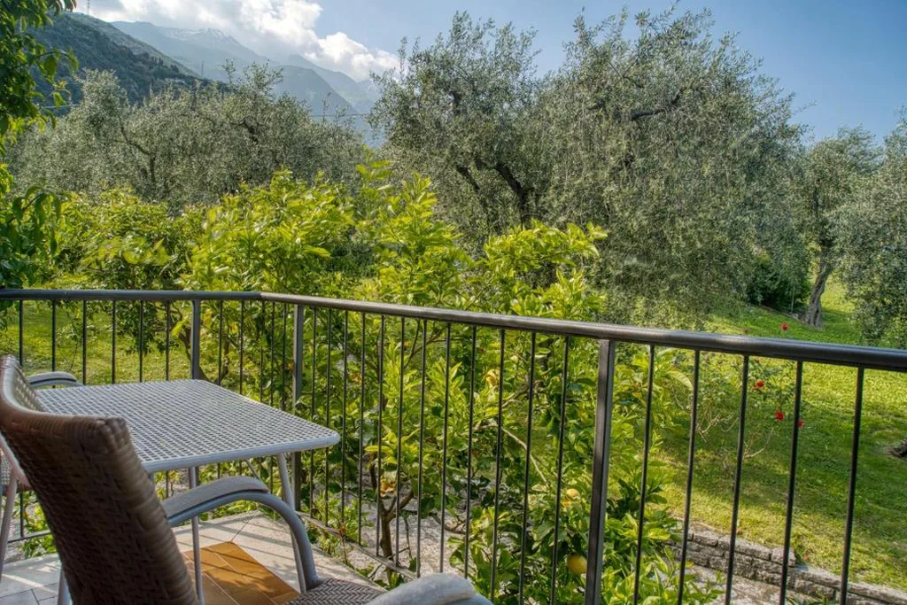 Triple Room with Garden View — Villa Andreis