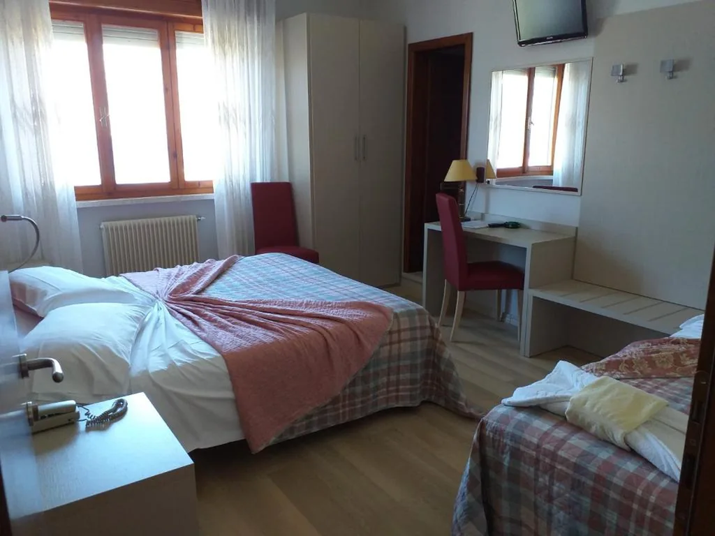 Triple Room with Lake View — Garnì Casa Rabagno