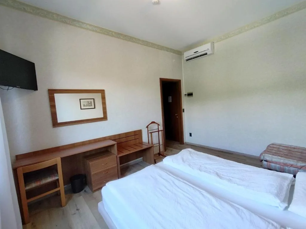Camera Tripla con Vista Lago — Hotel S.Maria