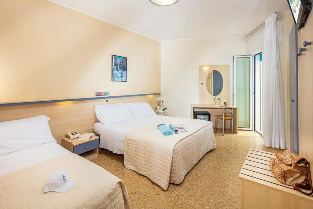 Camera Tripla con Vista Mare — Hotel Condor