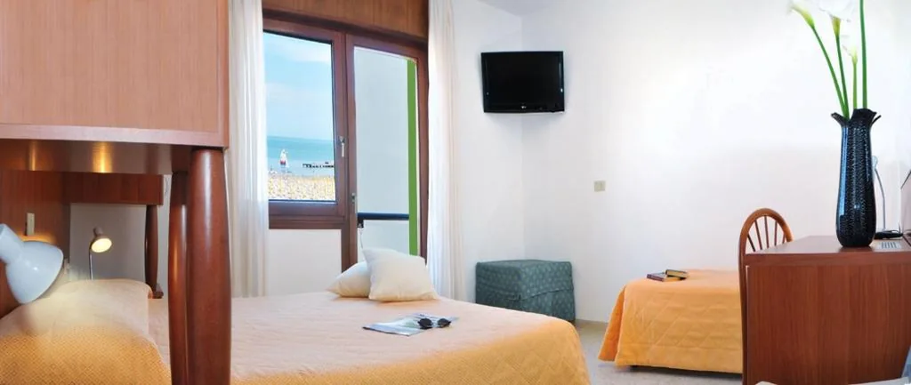Camera Tripla con Vista Mare — Hotel Giacomazzo