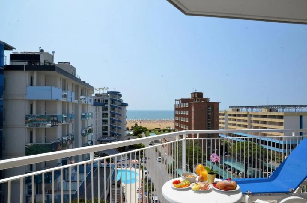 Triple Room with Sea View — Hotel Luna
