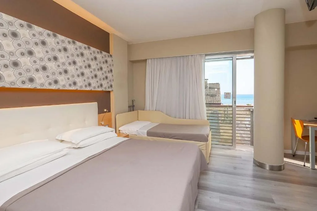 Triple Room with Sea View — Hotel Rosanna 3 Stelle Superior