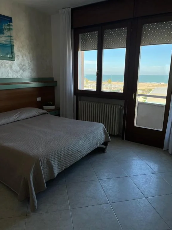 Triple Room with Sea View — Hotel Touring