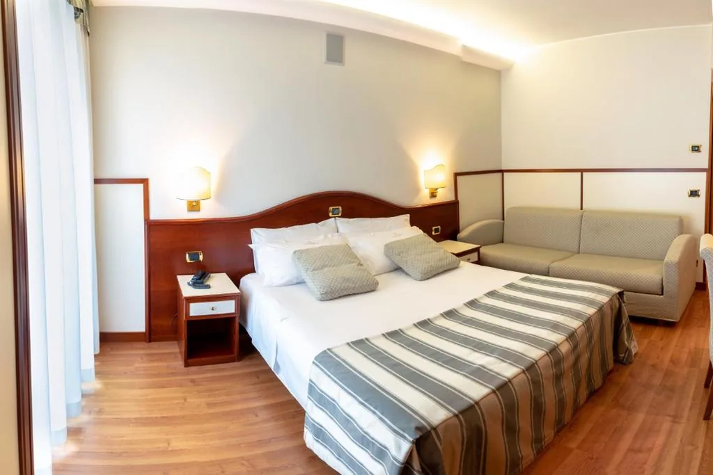 Triple Room with Side Sea View — Hotels Vidi Miramare & Delfino