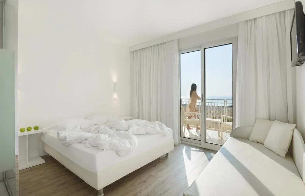 Camera Tripla con Vista Mare — Stellamare