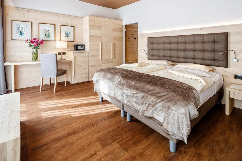 Triple Room with Mountain View — Hotel Menardi
