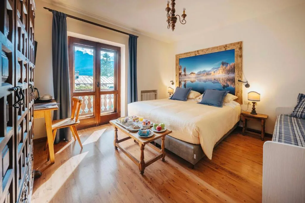 Triple Room with Mountain View — Hotel Panda Cortina- ricarica auto elettriche