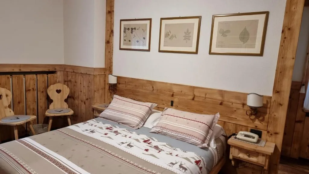 Camera Tripla con Vista Montagna — Hotel Villa Gaia