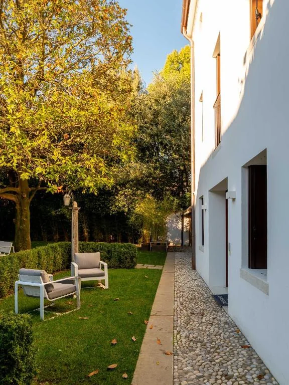 Deluxe Triple Room — Bassano Club House