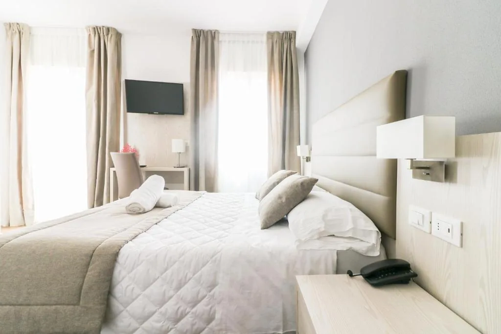 Deluxe Triple Room with Sea View — Hotel Loreley