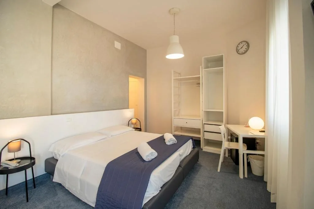 Camera Tripla Deluxe con Vista Mare Laterale — Hotel Concordia