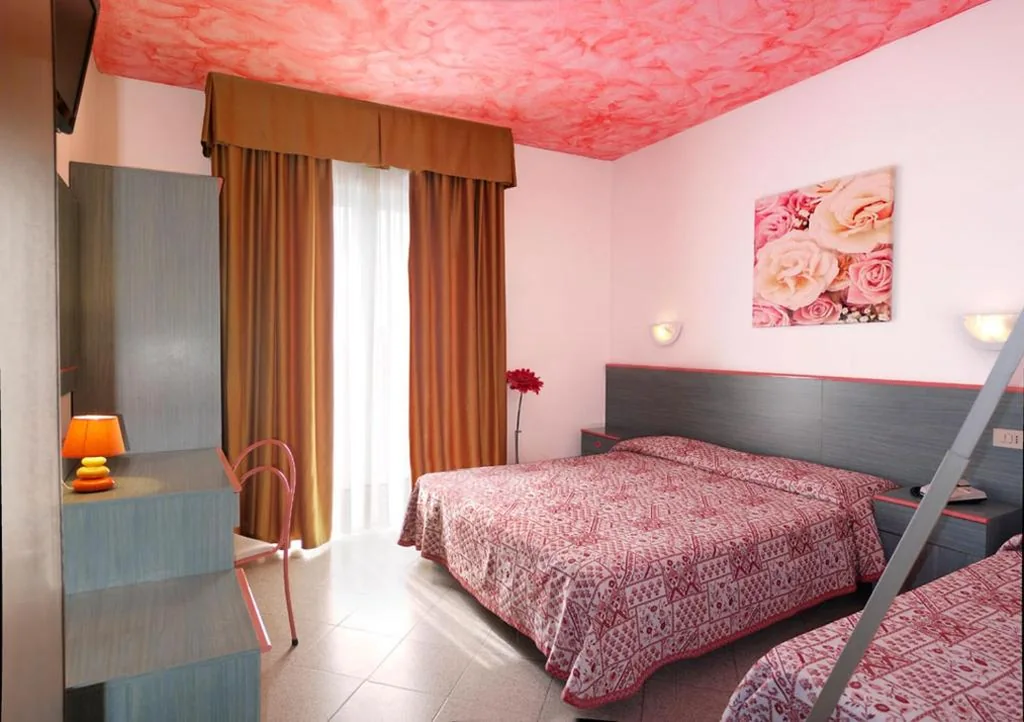Camera Tripla Deluxe — Hotel Storione