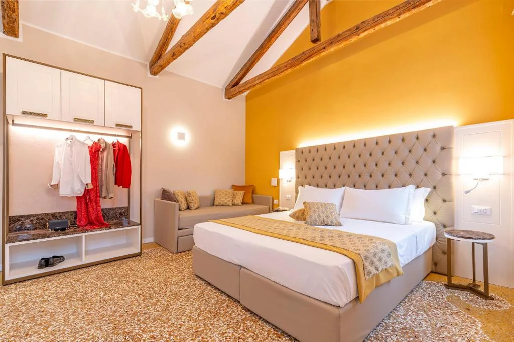 Deluxe Triple Room — Residenza La Duchessa Deluxe Rooms