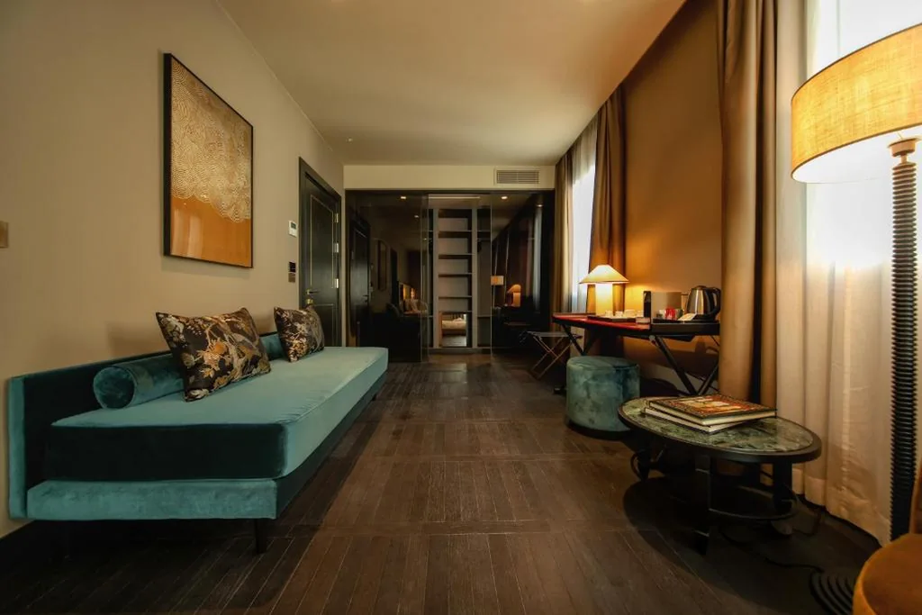 Camera Tripla Deluxe — U-Visionary Venezia Hotel
