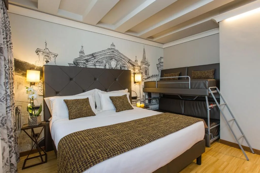Deluxe Triple Room — Venice Maggior Consiglio