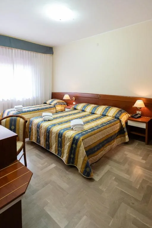 Camera Tripla — Easy Hotel Meryon