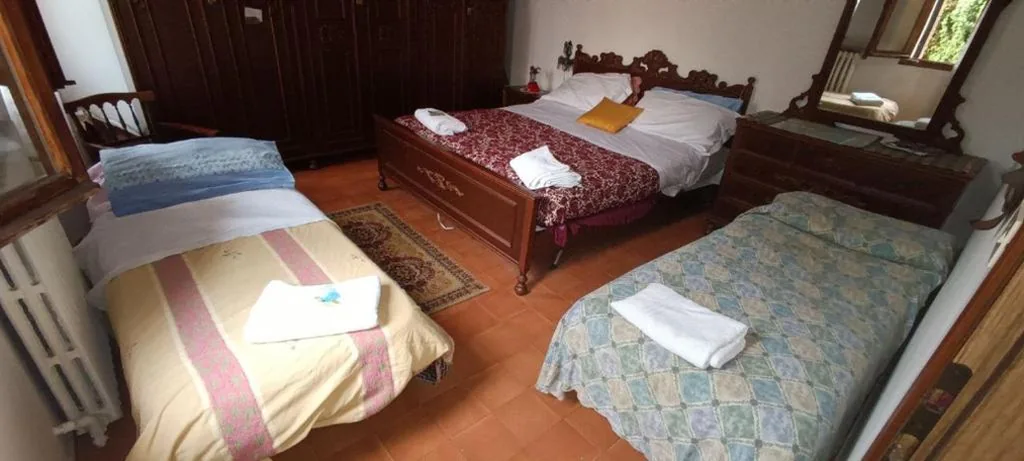 Economy Triple Room with Shared Bathroom — Veniserelax