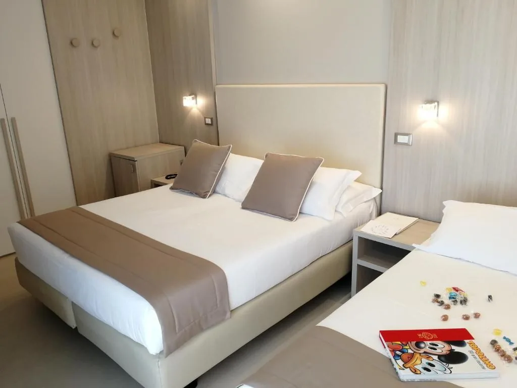 Camera Tripla Economy con Vista Mare — Hotel Delle Nazioni