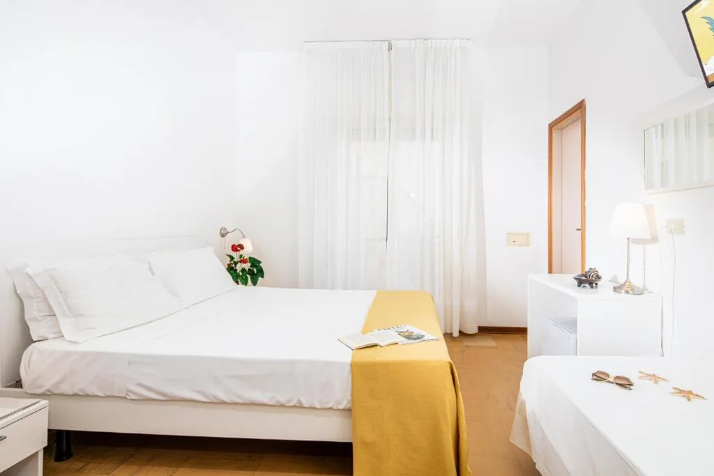 Camera Tripla Economy — Hotel Astor