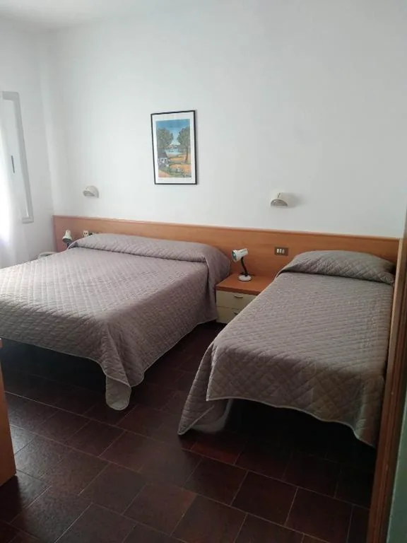 Economy Triple Room — Hotel Dolomiti