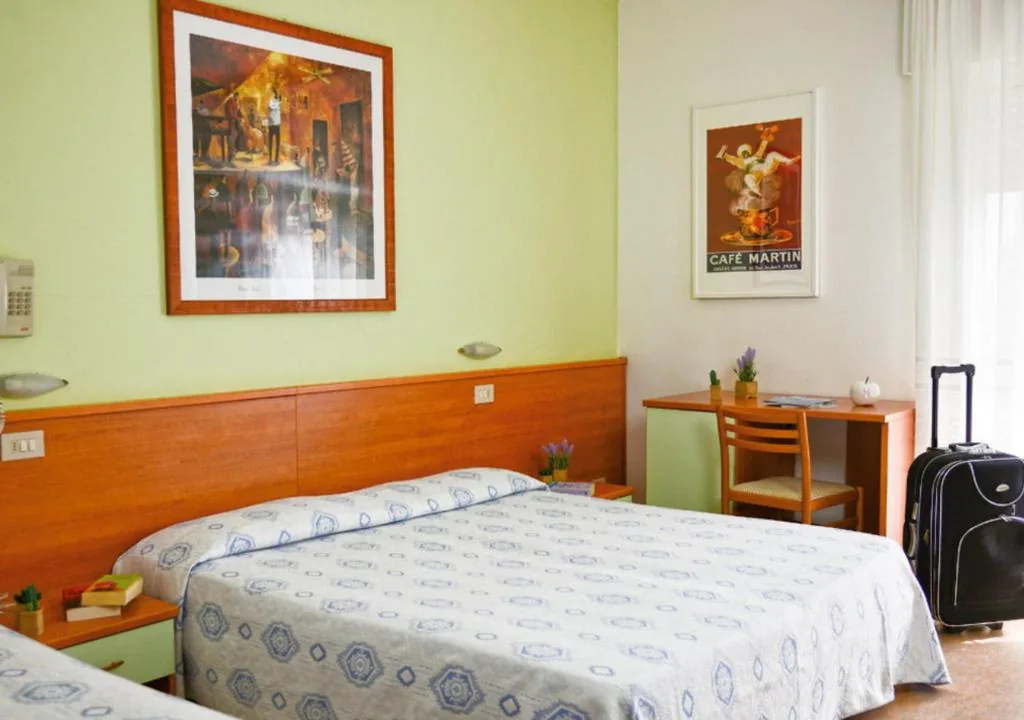 Camera Tripla Economy — Hotel Domingo