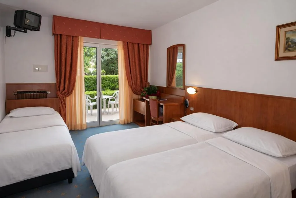 Camera Tripla Familiare — Hotel Garden Limone